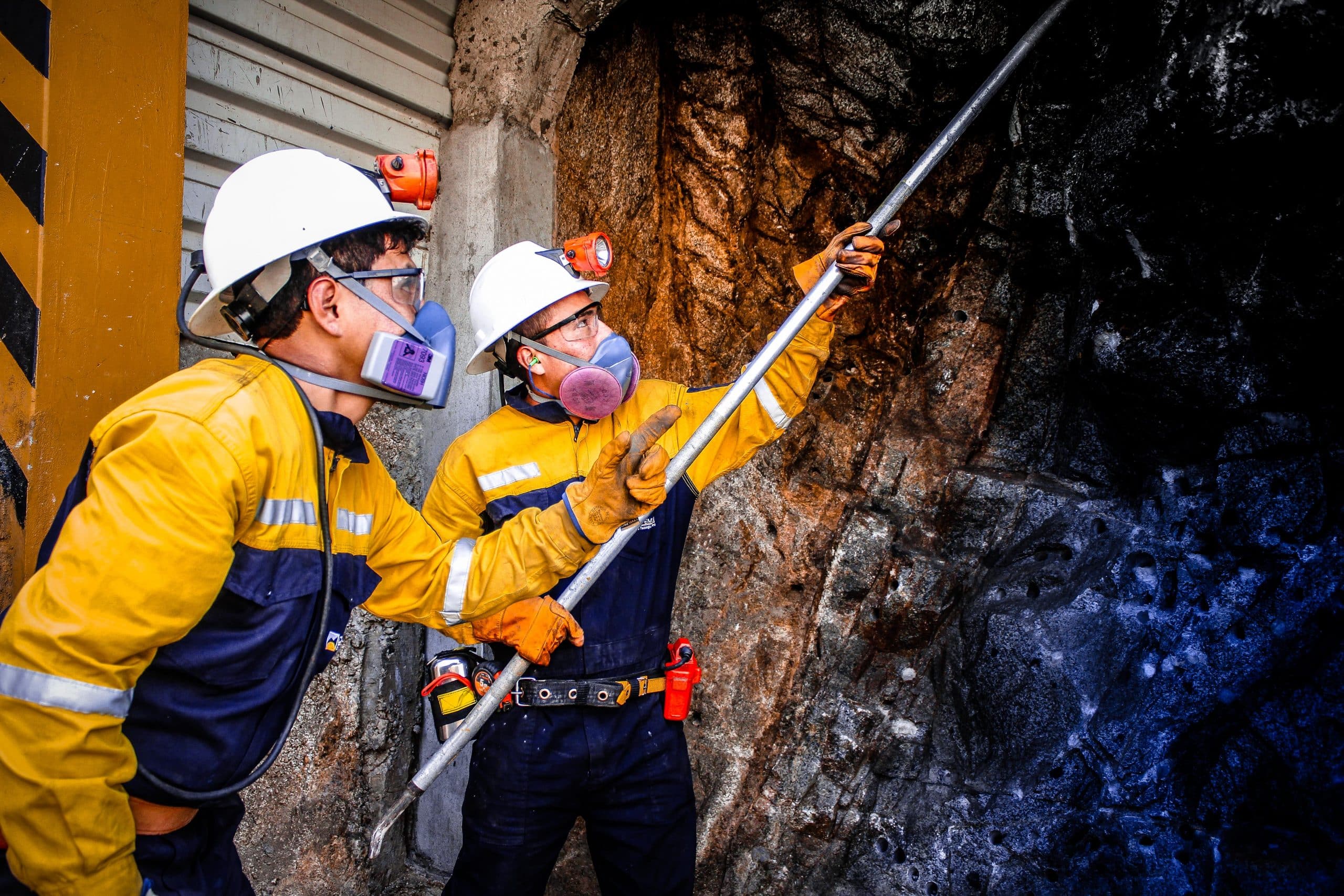 Ayudante de Mina: Colaboradores que Potencian la Productividad de las Empresas Mineras