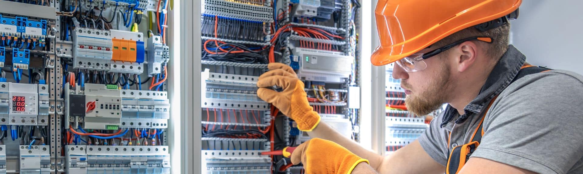 Día del Electricista Peruano: su importante labor en la industria minera