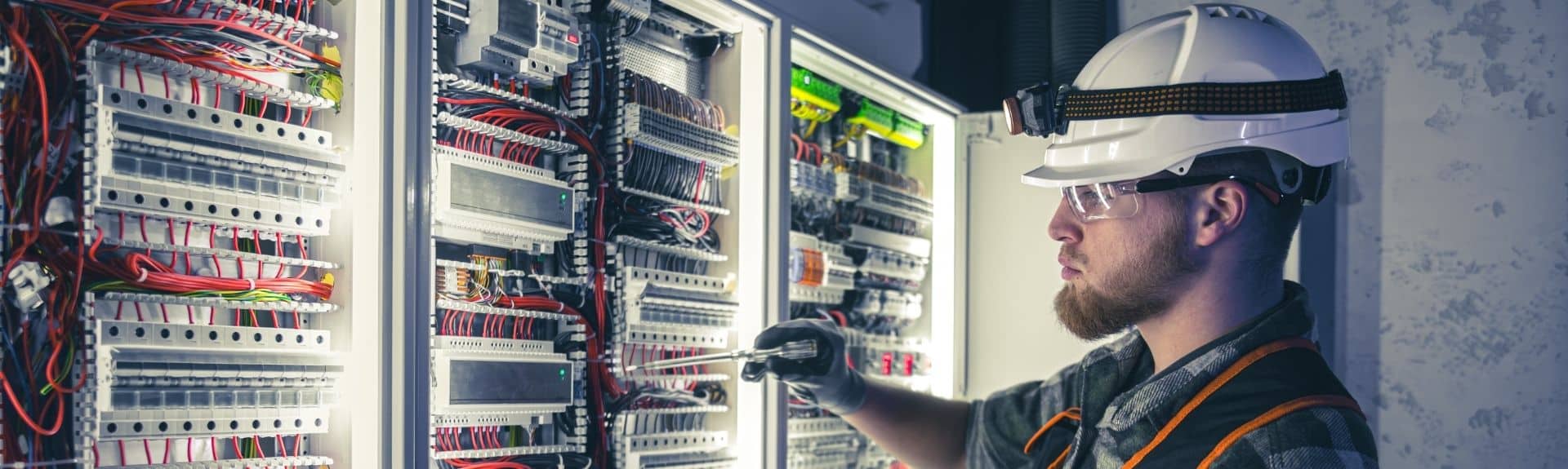 ¿Cuánto gana un electricista industrial en Perú?