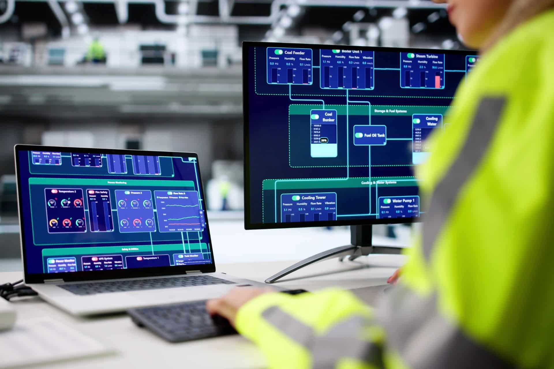 Cuando nos preguntamos ¿Qué es un sistema SCADA en la industria? Debemos imaginarlo como el sistema nervioso de una operación automatizada.